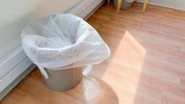 Boş alanı olan çöp torbası