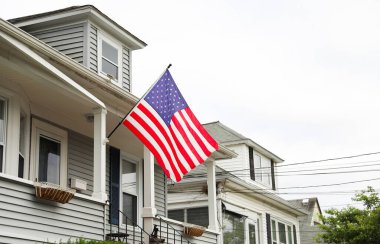 Amerikan bayrağı bizden.
