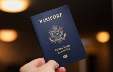 Siyah bayraklı Amerikan pasaportu..