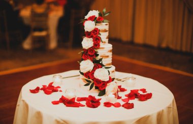 Güzel lüks düğün pastası