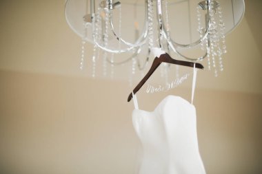 İç mekânda düğün dekorasyonu.