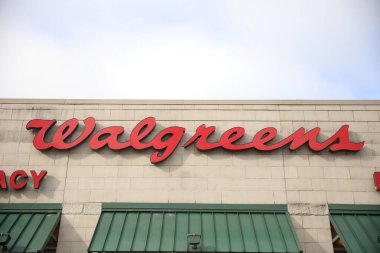 Los Angeles, Amerika 'daki Amerikan mağazasının duvarında logo var.