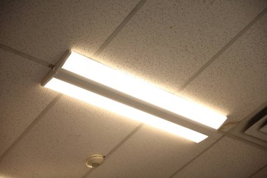 Tavanda tavan lambası