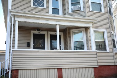 New York 'taki yeni evin ön cephesi