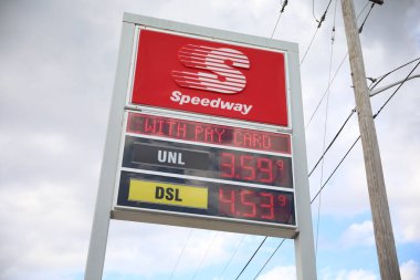 Güney Dakota 'daki benzin istasyonu.