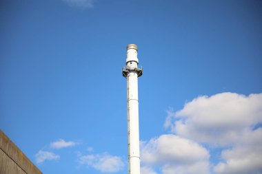 Şehrin fabrikasının eski borusu..