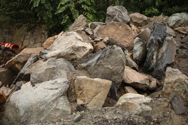 Şehirdeki yol tabelası