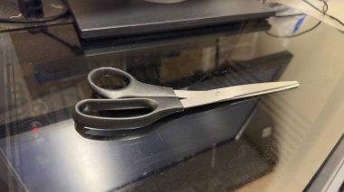 Metal bir sapı kapat.