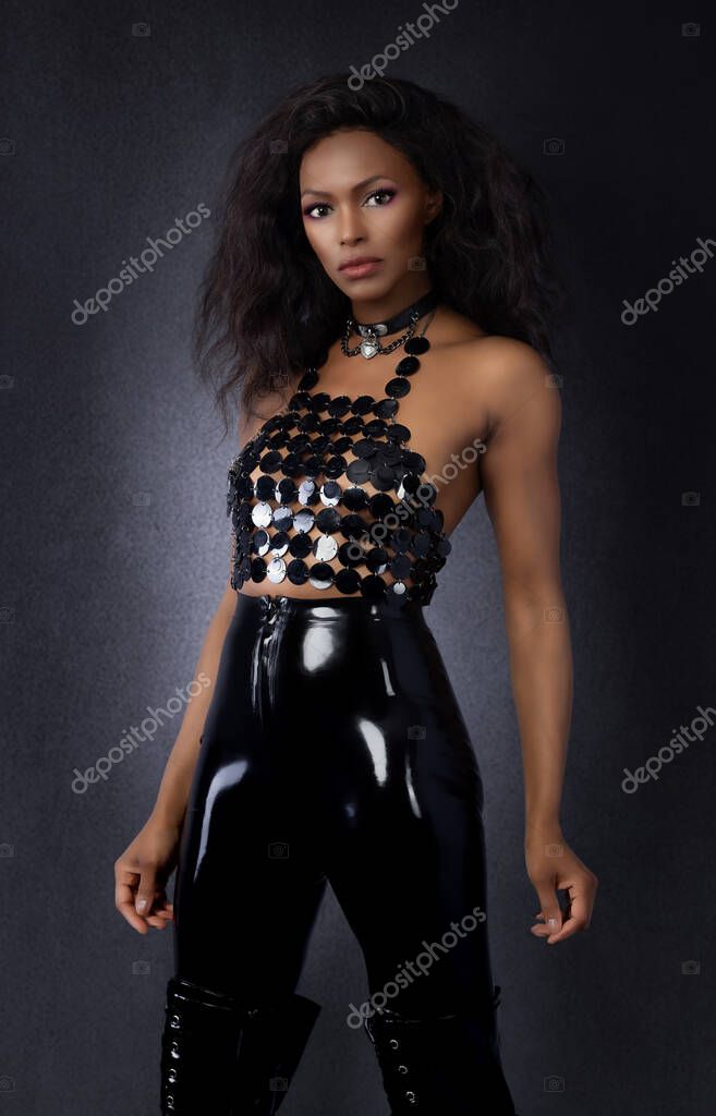 Elegante Erotico Negro Sexy Hembra Pantalones Latex Negro Ver Traves Foto de stock flashpro16 654126798
