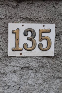 Ev numarası ayrı bir unsur. Yüksek kalite fotoğraf