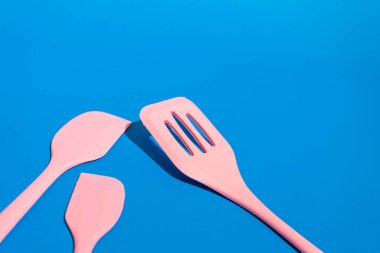 Renkli Silikon Pişirme Aletleri, pişirme deneyiminize eğlence ve kapris katmak için mükemmel bir yoldur.