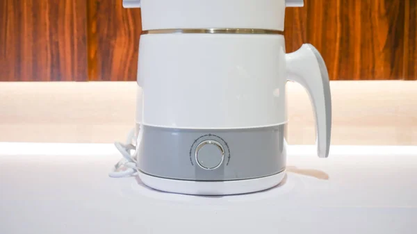 Bílý Elektrický Parník Kuchyňský Spotřebič Používaný Pro Vaření Více Vrstev — Stock fotografie