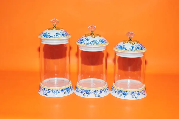 Set Van Drie Glazen Potten Met Blauw Bloemmotief White Lids — Stockfoto