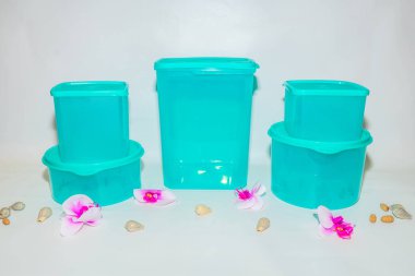 Mavi Plastik kavanoz seti çeşitli boyutlarda mutfağınız veya ev organizasyonunuz için çok yönlü bir depolama çözümüdür.