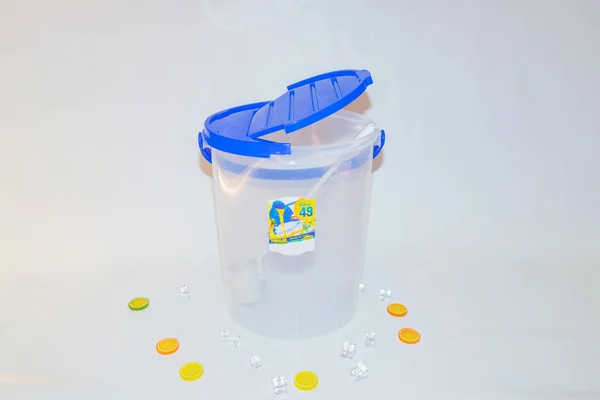 Versatile Blue Plastic Cylinder Container Lid Practical Functional Storage Solution — Stock Photo, Image