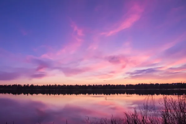 Spokojne Pastelowe Niebo Tło Jeziora Piękna Mieszanka Spokoju — Zdjęcie stockowe