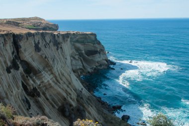 Kaya ile güzel deniz manzarası