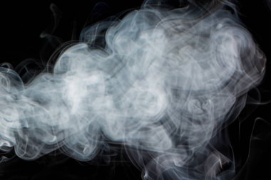 dumanı siyah arkaplanda