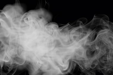 Siyah arkaplanda beyaz duman