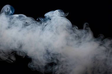 Siyah arkaplanda beyaz duman