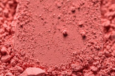 Makyaj için kırmızı toz..