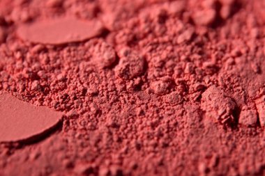 Kırmızı arkaplanda toz, makro.