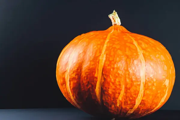 Orange Pumpa Mörk Bakgrund Halloween Konceptet — Stockfoto