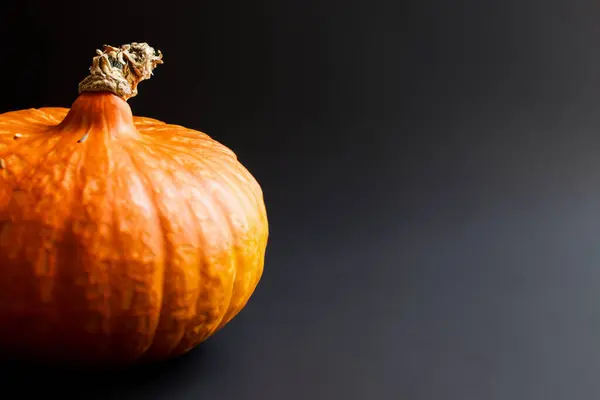 Zucca Halloween Sfondo Arancione Con Spazio Copia — Foto Stock