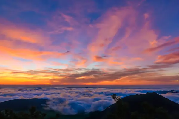 Soluppgång Med Moln Himlen — Stockfoto