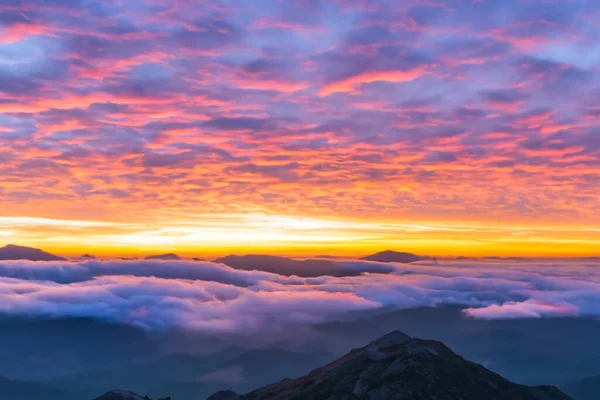 Прекрасний Захід Сонця Горах — стокове фото