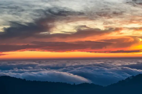 Increíble Amanecer Cima Montaña Hermoso Paisaje — Foto de Stock