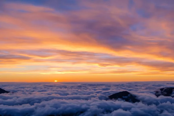 Krásný Západ Slunce Nad Horami — Stock fotografie