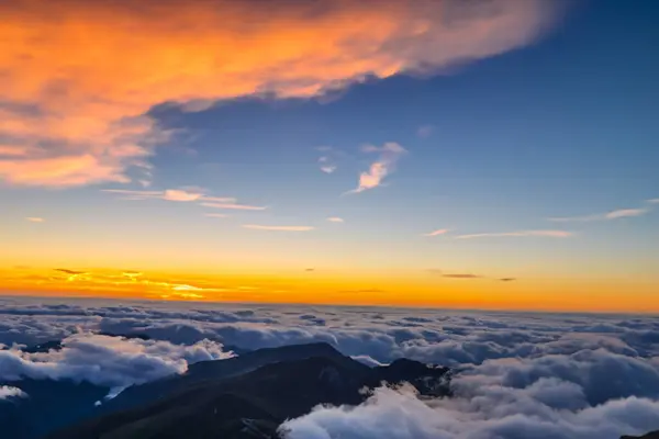 Sonnenuntergang Auf Der Bergspitze Sommer Foto Hoher Qualität — Stockfoto
