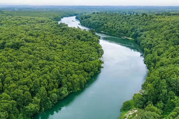 Nehrin güzel manzarası