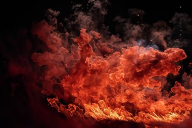 Yangın ve duman siyah zemin.