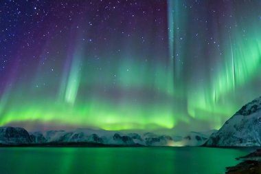 Aurora Borealis, Kuzey Işıkları ve manzara