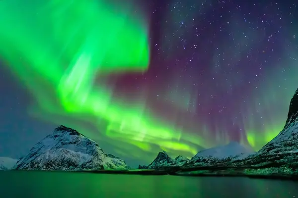 Északi Fény Aurora Borealis Felett Lofoten Szigetek Stock Kép
