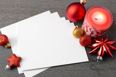 Noel süslemeli Noel tebrik kartı