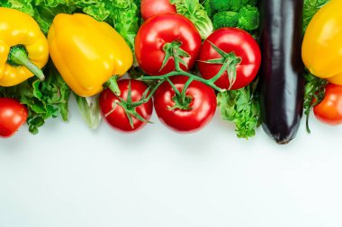 sebzeler, meyveler ve sebzeler beyaz arka planda.