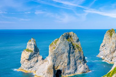 Deniz kıyısının güzel manzarası