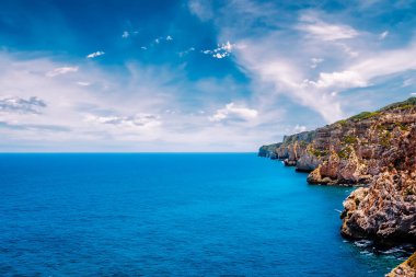 Deniz kıyısı, güzel deniz manzarası.