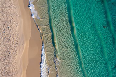 Denizde güzel bir sahil