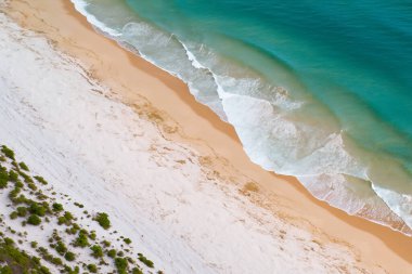 plaj ve deniz manzarası
