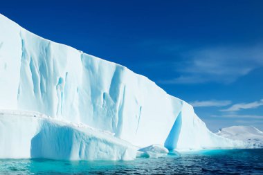 Antartika'da buz buzdağı Okyanusu ile