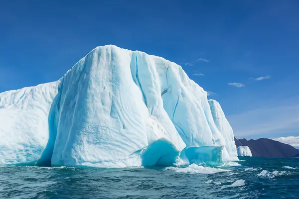 iceberg on lake jokulsarlon