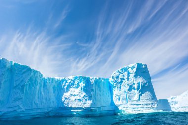 Jokulsarlon Gölü 'ndeki buzdağları, Güney İzlanda