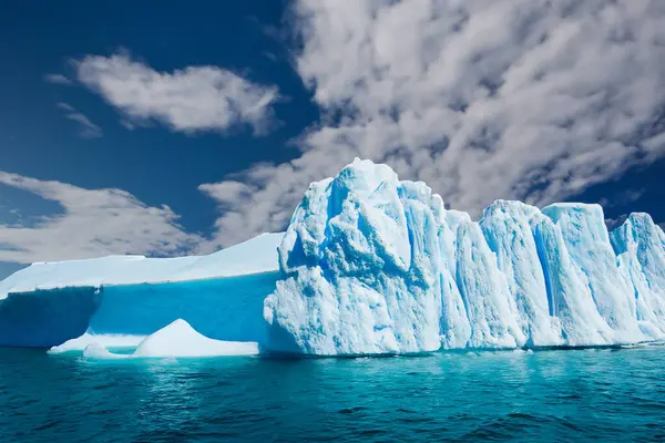 Glace Antarctique Avec Iceberg Dans Océan — Photo