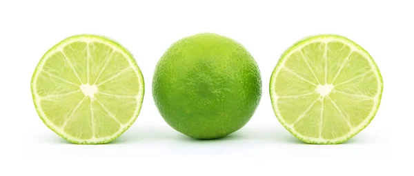Grön Citron Och Skiva Vit Yta Sommarsäsong Frukt — Stockfoto