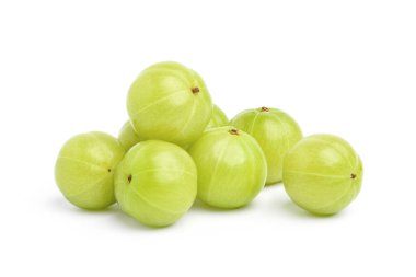 Amla, beyaz arka planda izole edilmiş taze Hint bektaşi üzümü yığını. Phyllanthus Emblica. # Amla # Bektaşi üzümü