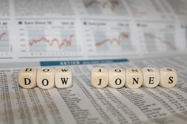 Lettere Dow Jones Sul Giornale — Foto Stock